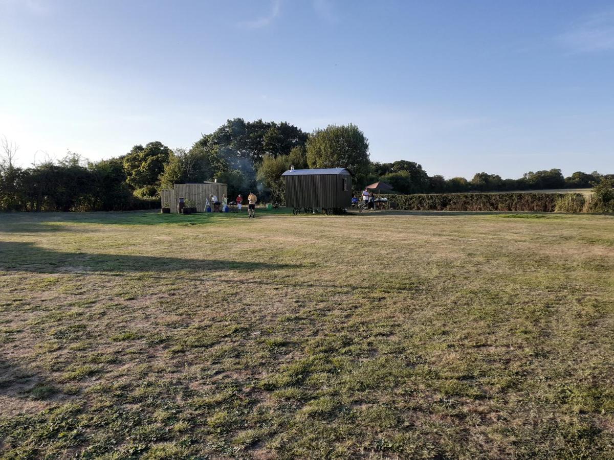 Glamping In Wiltshire In Our Luxury Shepherds Hut Chippenham  Eksteriør bilde