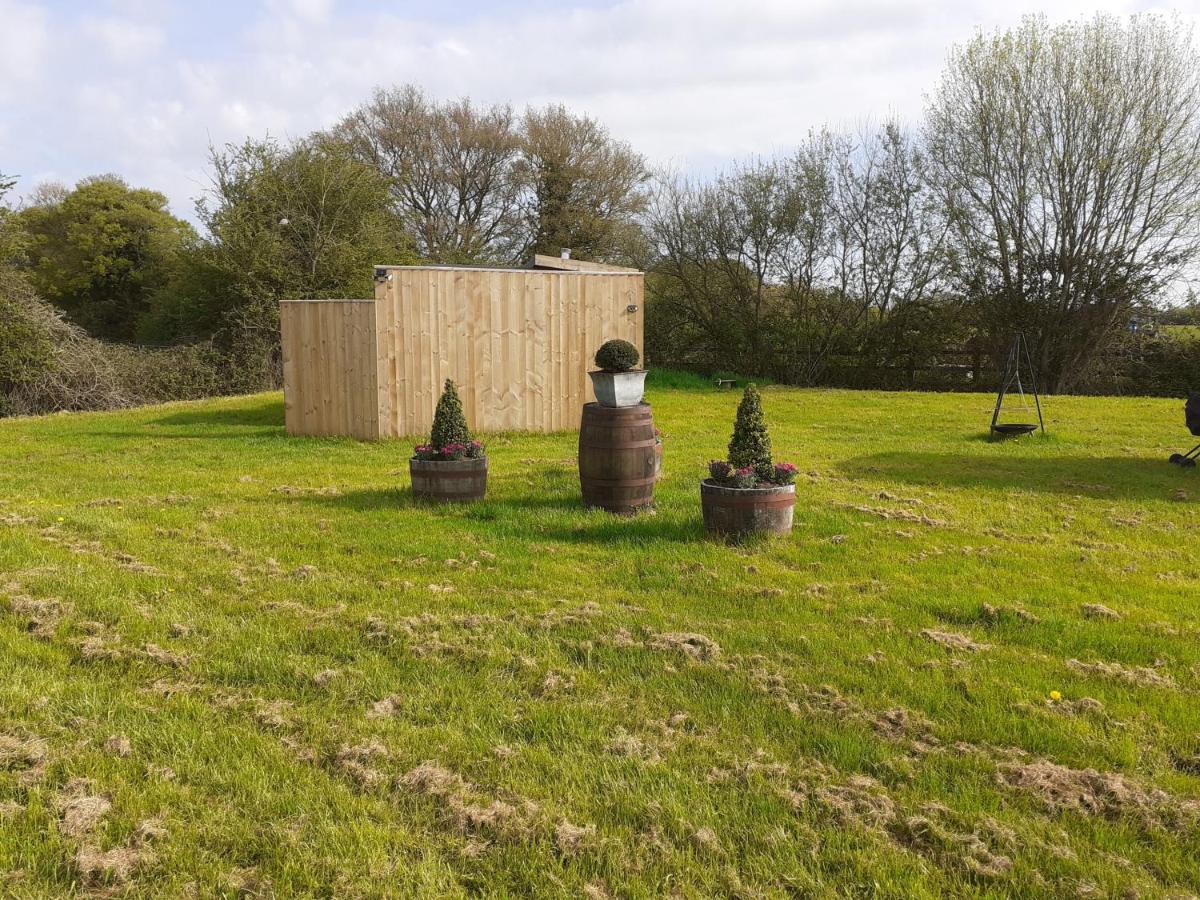 Glamping In Wiltshire In Our Luxury Shepherds Hut Chippenham  Eksteriør bilde